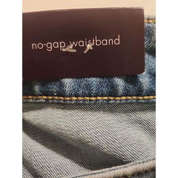 Ava & Viv High-Rise Flare Jeans Light‎ Wash Women's Plus Size 28 - Picture 8 of 9